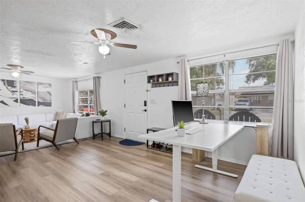 5818 93RD AVE N, Pinellas Park, FL 33782