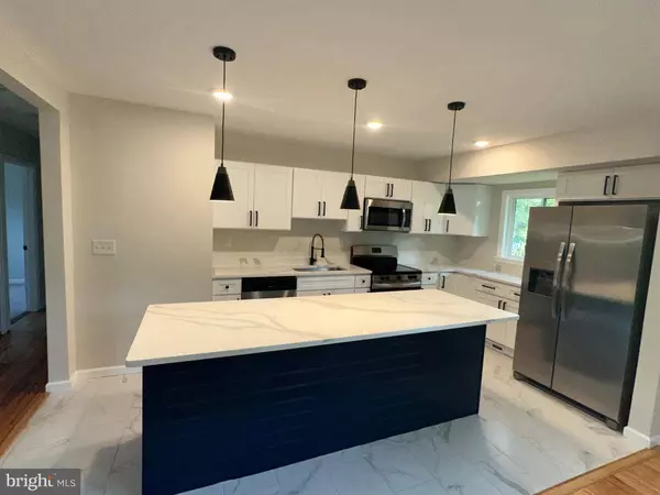 9553 WESTWOOD DR, Ellicott City, MD 21042