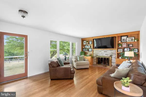 38599 RICHARD CREEK LN, Lovettsville, VA 20180