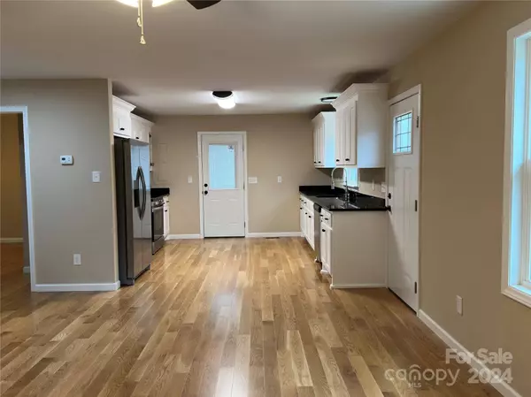 3022 Fred Bentley RD, Granite Falls, NC 28630