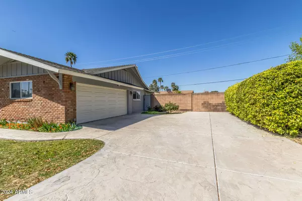 8618 N 15TH Drive, Phoenix, AZ 85021