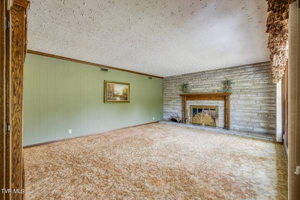 2104 Tilson Hill RD, Kingsport, TN 37660