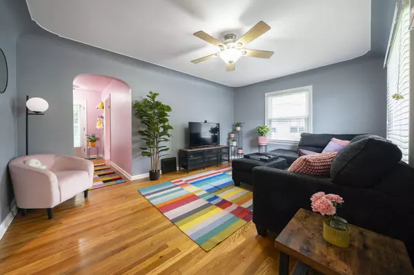 2116 Riverside NE Drive, Grand Rapids, MI 49505