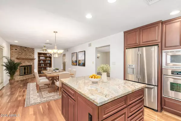 8618 N 15TH Drive, Phoenix, AZ 85021