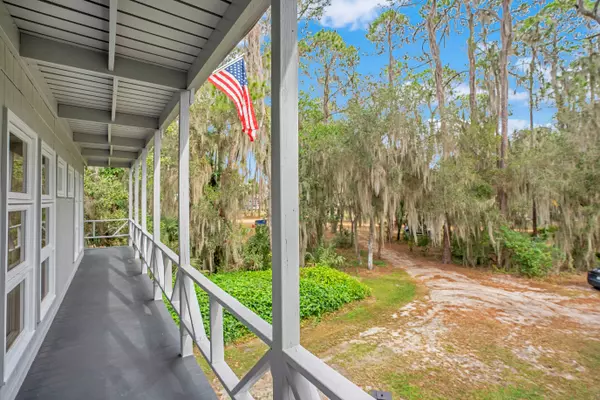 7373 Circle Dr, Lady Lake, FL 32159-2911