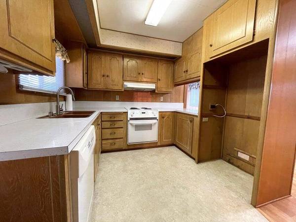 2252 Table Rock RD #SPC 112, Medford, OR 97501