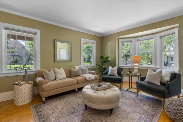 3838 N Maryland, Milwaukee, WI 53211