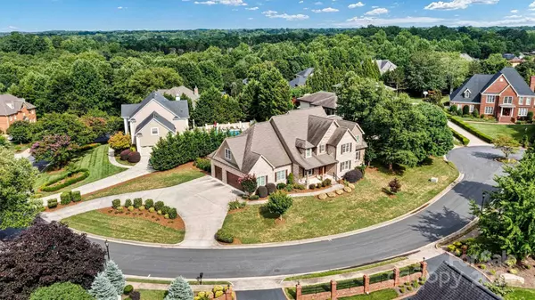 3831 8th Street PL NW, Hickory, NC 28601