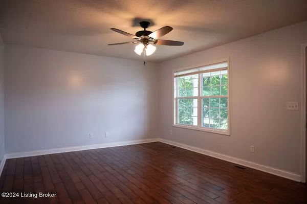 145 Joy Ct Ct, Radcliff, KY 40160