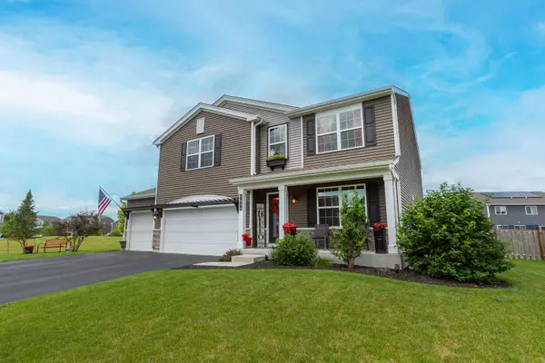 1444 Summit LN, Pingree Grove, IL 60140