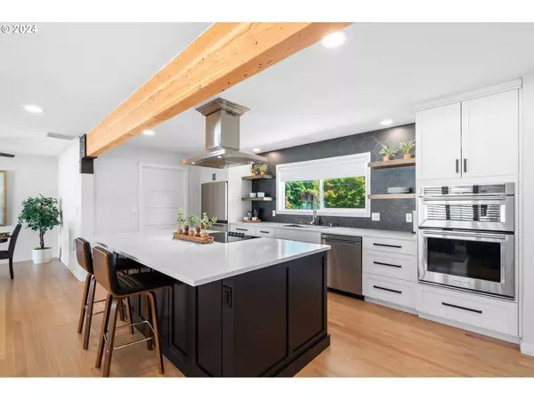 1617 NE IONE LOOP, Camas, WA 98607