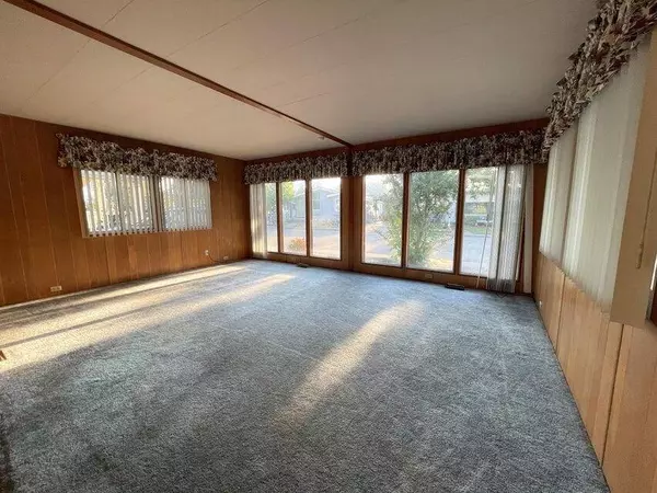 2252 Table Rock RD #SPC 112, Medford, OR 97501