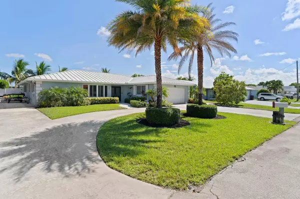 1420 Carambola RD, Lake Clarke Shores, FL 33406