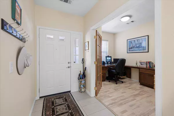 916 Mountain Meadows CIR, Ashland, OR 97520