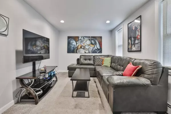 27 Mulberry ST, Nashua, NH 03060