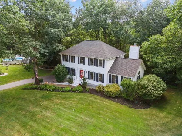 17 Jamil LN, Salem, NH 03079