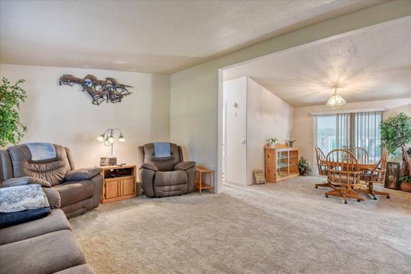 4098 Meadowlark Ln, Loon Lake, WA 99148-0500