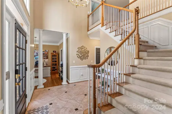 308 41st Avenue PL NW, Hickory, NC 28601