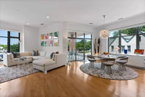 5600 N Lake Unit 205, Whitefish Bay, WI 53217