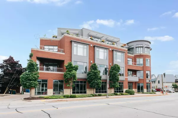 5600 N Lake Unit 205, Whitefish Bay, WI 53217