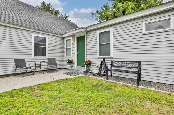 27 Mulberry ST, Nashua, NH 03060