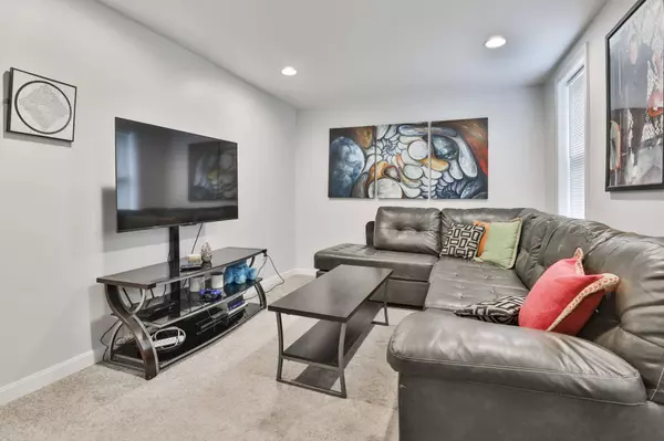 27 Mulberry ST, Nashua, NH 03060