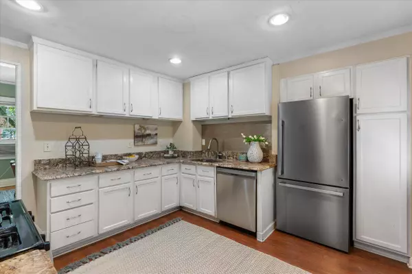 3838 N Maryland, Milwaukee, WI 53211