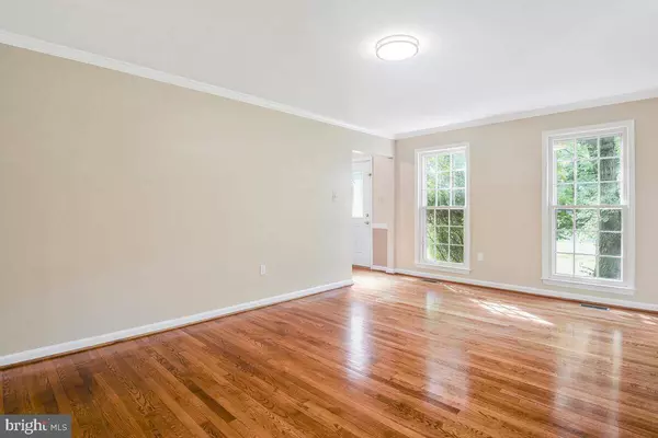 12563 CAVALIER DR, Woodbridge, VA 22192