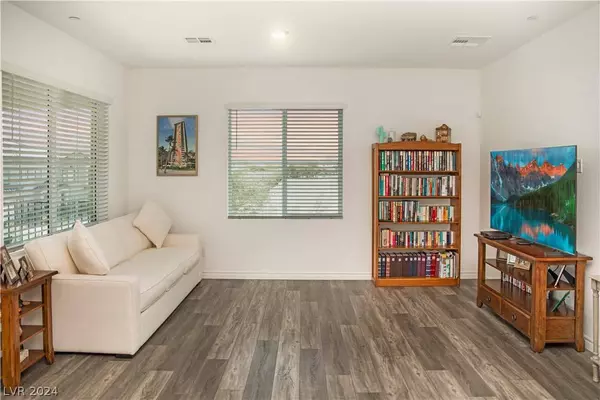 7326 N Decatur Boulevard #1, Las Vegas, NV 89131