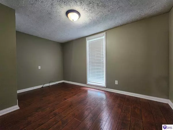 1770 Hodgenville Road, Elizabethtown, KY 42701