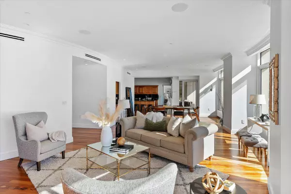 825 N Prospect Unit 2301, Milwaukee, WI 53202