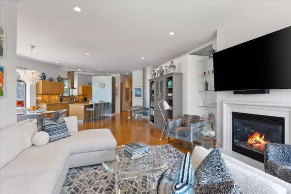 5600 N Lake Unit 205, Whitefish Bay, WI 53217