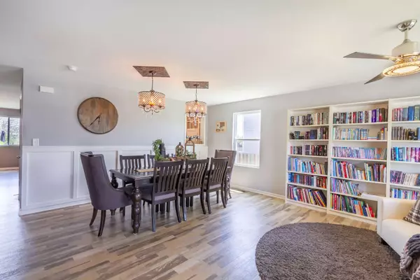 1444 Summit LN, Pingree Grove, IL 60140