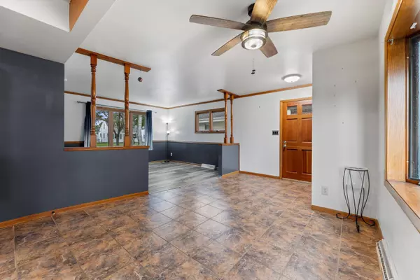 1017 S 115th, West Allis, WI 53214