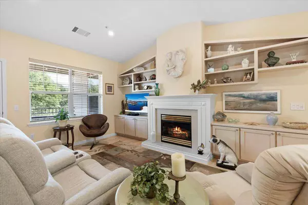 916 Mountain Meadows CIR, Ashland, OR 97520