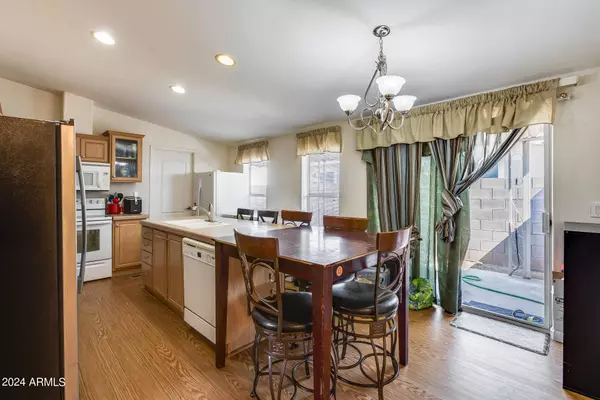 8601 N 103RD Avenue #110, Peoria, AZ 85345