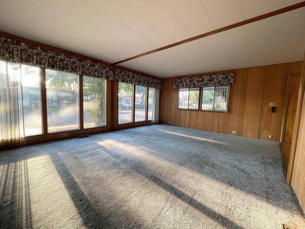 2252 Table Rock RD #SPC 112, Medford, OR 97501