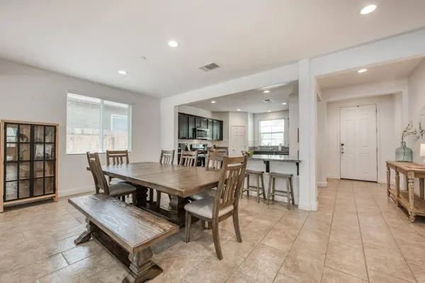 2576 N Apricot Avenue, Fresno, CA 93727