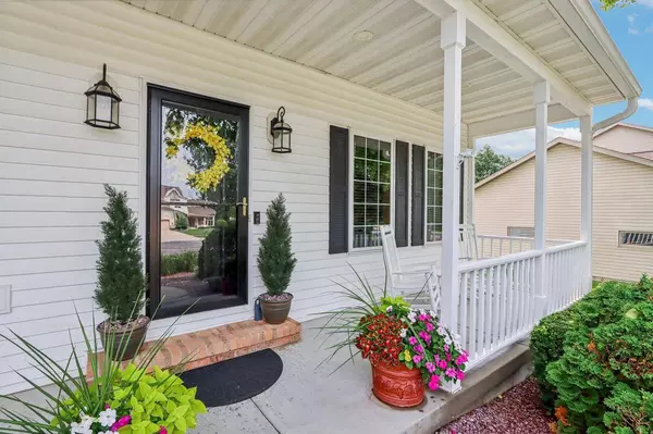 936 Lexington Way, Waunakee, WI 53597