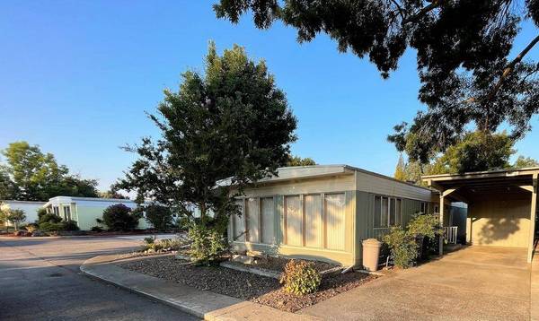 2252 Table Rock RD #SPC 112, Medford, OR 97501