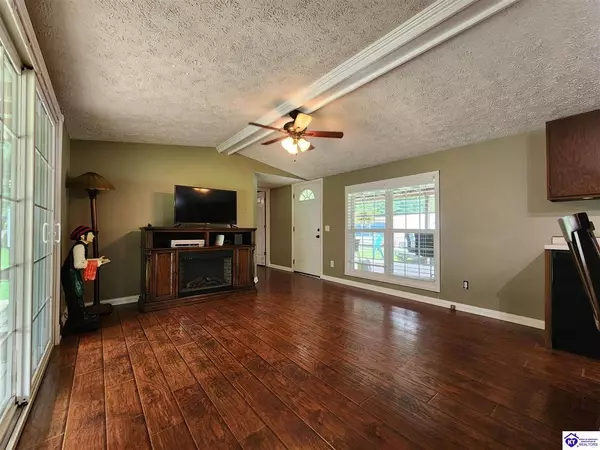 1770 Hodgenville Road, Elizabethtown, KY 42701