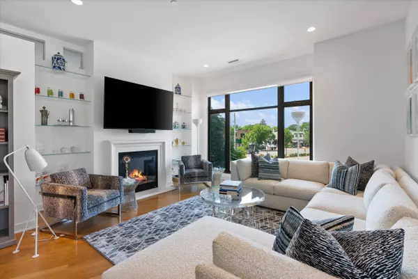 5600 N Lake Unit 205, Whitefish Bay, WI 53217