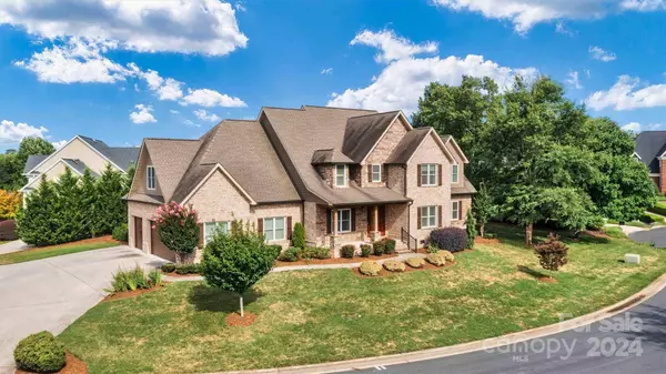 3831 8th Street PL NW, Hickory, NC 28601