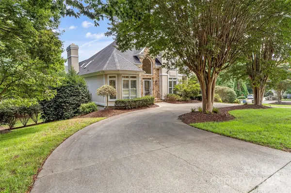 308 41st Avenue PL NW, Hickory, NC 28601