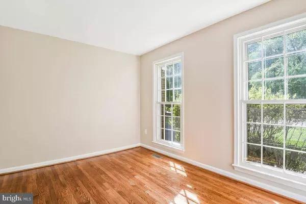 12563 CAVALIER DR, Woodbridge, VA 22192