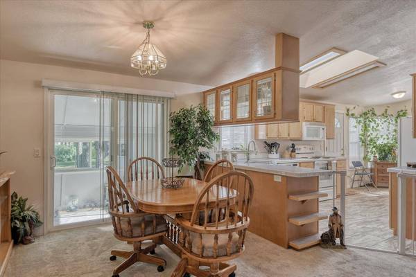 4098 Meadowlark Ln, Loon Lake, WA 99148-0500