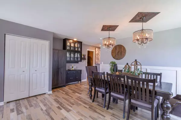 1444 Summit LN, Pingree Grove, IL 60140