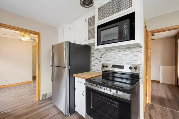 1459 Schletti ST, Saint Paul, MN 55117