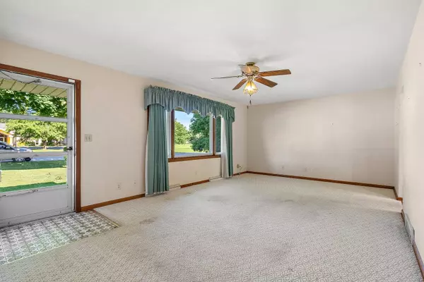 200 Kingston DR, New Lenox, IL 60451