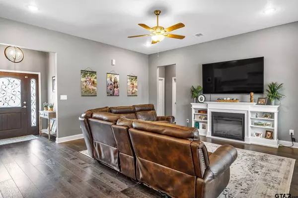 137 PR 6305, Mineola, TX 75773